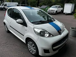 Weiß Gebraucht 2009 Peugeot 107 Kleinwagen | 2.690 € (Teuer)