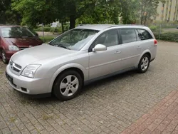 Silber Gebraucht 2003 Opel Vectra Elegance Limousine | 3.500 € (Teuer)