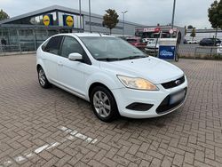 Weiß Gebraucht 2009 Ford Focus Kleinwagen | 2.200 € (Fairer Preis)