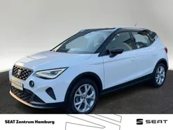 Weiß/midnight schwarz metallic Gebraucht 2022 Seat Arona Beats SUV | 21.210 € (Guter Preis)