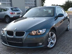 Grün Gebraucht 2009 BMW 320 Sport Line Coupé | 7.499 € (Fairer Preis)