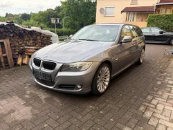 Grau Gebraucht 2009 BMW 320 Comfort Edition Kombi | 4.600 € (Fairer Preis)