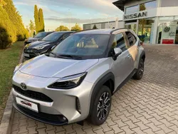 Shimmering silver Neu 2025 Toyota Yaris Cross SUV | 29.600 € (Fairer Preis)