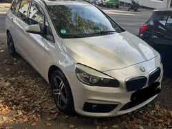 Weiß Gebraucht 2017 BMW 218 Gran Tourer Advantage Van / Kleinbus | 17.000 € (Teuer)