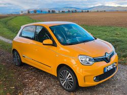 Gelb Gebraucht 2022 Renault Twingo Intens Kleinwagen | 11.850 € (Fairer Preis)