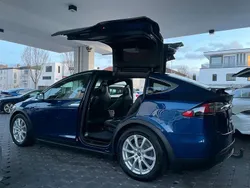 Permultweis Gebraucht 2017 Tesla Model X SUV | 37.700 € (Etwas zu teuer)