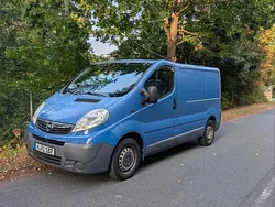 Blau Gebraucht 2004 Opel Vivaro Van | 7.900 €