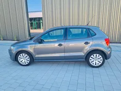 Silber Gebraucht 2011 VW Polo Comfortline Kleinwagen | 4.000 € (Guter Preis)