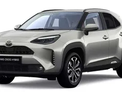 Shimmering silver metallic Neu 2025 Toyota Yaris Cross SUV | 25.990 €