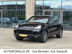 Tiefschwarzmetallic Gebraucht 2015 Porsche Cayenne SUV | 39.999 € (Teuer)