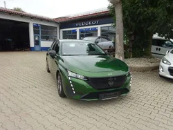 Lackierung olivgrün Gebraucht 2023 Peugeot 308 Active Kleinwagen | 21.980 € (Fairer Preis)