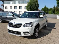 Pure weiss Gebraucht 2017 Skoda Yeti Drive SUV | 12.200 € (Guter Preis)