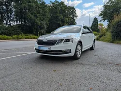 Weiß Gebraucht 2018 Skoda Octavia Business Line Kombi | 14.250 € (Guter Preis)
