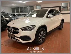 Weiss (polarweiss) Gebraucht 2022 Mercedes GLA250 Style SUV | 30.490 € (Superpreis)