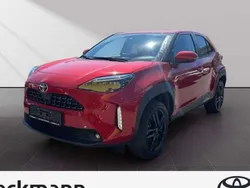 Rot Gebraucht 2022 Toyota Yaris Cross Elegant SUV | 24.990 € (Fairer Preis)