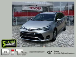 Silver metallic Gebraucht 2018 Toyota Avensis Team Kombi | 19.490 € (Fairer Preis)