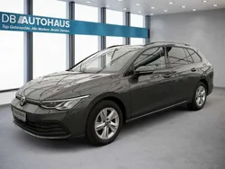 Grau Gebraucht 2022 VW Golf VIII Life Kombi | 21.620 € (Guter Preis)