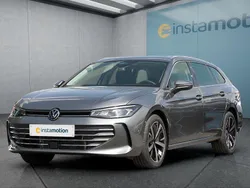Grau Neu 2025 VW Passat Kombi | 46.749 € (Guter Preis)