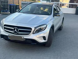 Silber Gebraucht 2016 Mercedes GLA200 Urban SUV | 17.500 € (Fairer Preis)