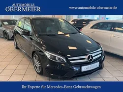 Schwarz (kosmosschwarz) Gebraucht 2017 Mercedes B180 AMG Van / Kleinbus | 18.950 € (Fairer Preis)