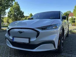 Weiß Gebraucht 2023 Ford Mustang Mach-E Premium SUV | 31.500 € (Superpreis)