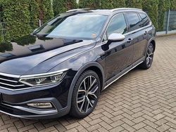 Schwarz Gebraucht 2022 VW Passat Alltrack Kombi | 22.377 € (Fairer Preis)