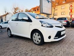 Weiß Gebraucht 2012 Toyota Aygo Cool Kleinwagen | 6.900 € (Etwas zu teuer)