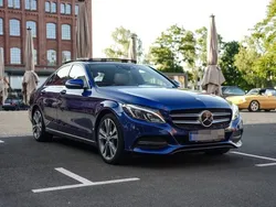 Blau Gebraucht 2015 Mercedes C220 Avantgarde Limousine | 18.200 € (Etwas zu teuer)