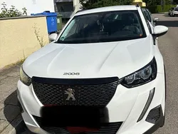 Weiß Gebraucht 2020 Peugeot 2008 Allure SUV | 16.999 € (Fairer Preis)