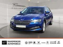 Blau (nightfireblau metallic) Gebraucht 2021 Skoda Superb Style Kombi | 29.490 € (Fairer Preis)