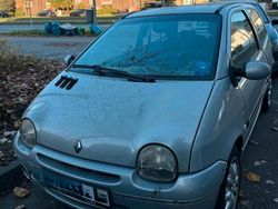 Grau Gebraucht 2003 Renault Twingo Kleinwagen | 1.100 € (Fairer Preis)