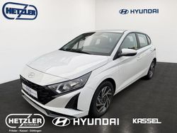 Atlas white / sol Gebraucht 2024 Hyundai i20 Trend Limousine | 20.990 € (Fairer Preis)