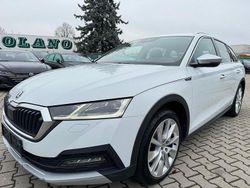 Weiß Gebraucht 2022 Skoda Octavia Scout 4x4 Limousine | 17.620 €