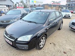 Schwarz Gebraucht 2005 Ford Focus Titanium Limousine | 1.490 € (Guter Preis)