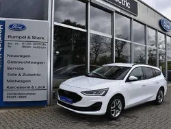 Frostweiß Gebraucht 2022 Ford Focus Cool & Connect Kombi | 18.790 € (Guter Preis)