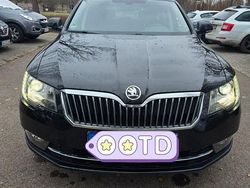 Schwarz Gebraucht 2014 Skoda Superb Elegance Kombi | 15.000 € (Teuer)