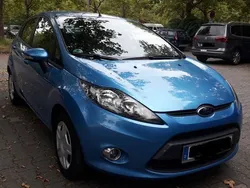 Blau Gebraucht 2012 Ford Fiesta Kleinwagen | 5.799 € (Fairer Preis)