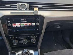 Rot Gebraucht 2017 VW Passat Comfortline Kombi | 13.800 € (Guter Preis)