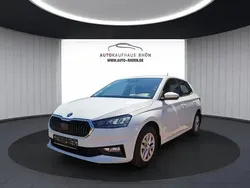 Weiss Gebraucht 2023 Skoda Fabia Ambition Kleinwagen | 17.990 € (Guter Preis)