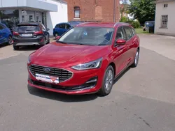 Rot Neu 2024 Ford Focus Titanium Limousine | 26.990 € (Etwas zu teuer)