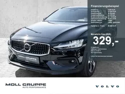 Black solid ´stone´ / solid Gebraucht 2023 Volvo V60 CC Plus Kombi | 39.850 € (Guter Preis)