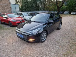 Schwarz Gebraucht 2015 Hyundai i20 Kleinwagen | 8.500 € (Fairer Preis)