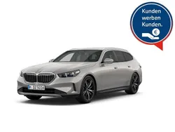 Grau Neu 2025 BMW 520 M Sport Kombi | 64.390 € (Guter Preis)