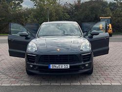 Grau Gebraucht 2016 Porsche Macan S SUV | 35.000 €