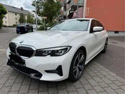 Weiß Gebraucht 2021 BMW 318 Sport Line Limousine | 25.500 € (Guter Preis)