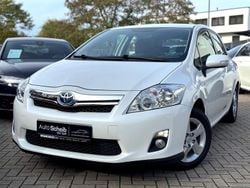 Weiß Gebraucht 2013 Toyota Auris Hybrid Life Limousine | 8.950 € (Fairer Preis)