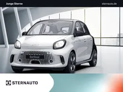 Weiß Gebraucht 2022 Smart ForFour Electric Drive Passion Limousine | 10.472 € (Fairer Preis)