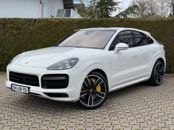 Weiß Gebraucht 2020 Porsche Cayenne Turbo SUV | 82.900 € (Fairer Preis)