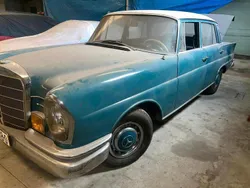 Blau Gebraucht 1966 Mercedes 220 Limousine | 9.220 €