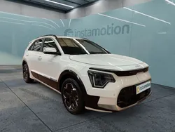 Weiß Gebraucht 2024 Kia e-Niro Inspiration SUV | 36.739 € (Etwas zu teuer)